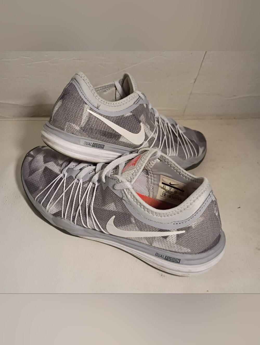 Nike Dual Fusion TR Hit Print Training Shoes Gray Low Top Womens 8.5 844667-002